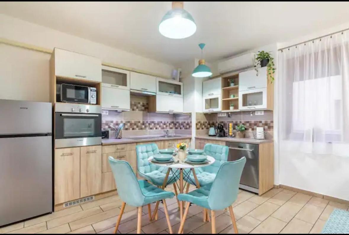 Aurora Apartman *
